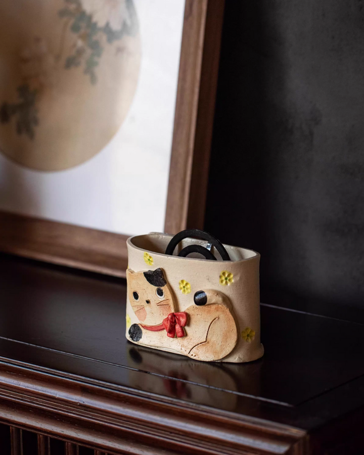 Kanesan Hand-Painted Cat Ceramic Planter - Japanese Craftmanship - Handcraft - Made in Japan - Luxury Gift - Premium Gift- Wedding Gift - House-Warming Gift - Edo Kiriko - Japanese Artisan - Japanese Whisky Glass - Japanese Whiskey Glass - Japanese Chopsticks - Japanese Bowls - Handcrafted Mug - Handcrafted Plate - Japanese Mug - Japanese Knife - Japanese whiskey glass gift - premium whiskey glass - artisan whiskey glass - Japanese artisan glassware - Edo Kiriko whiskey glass - Vase - Hikari Spirits