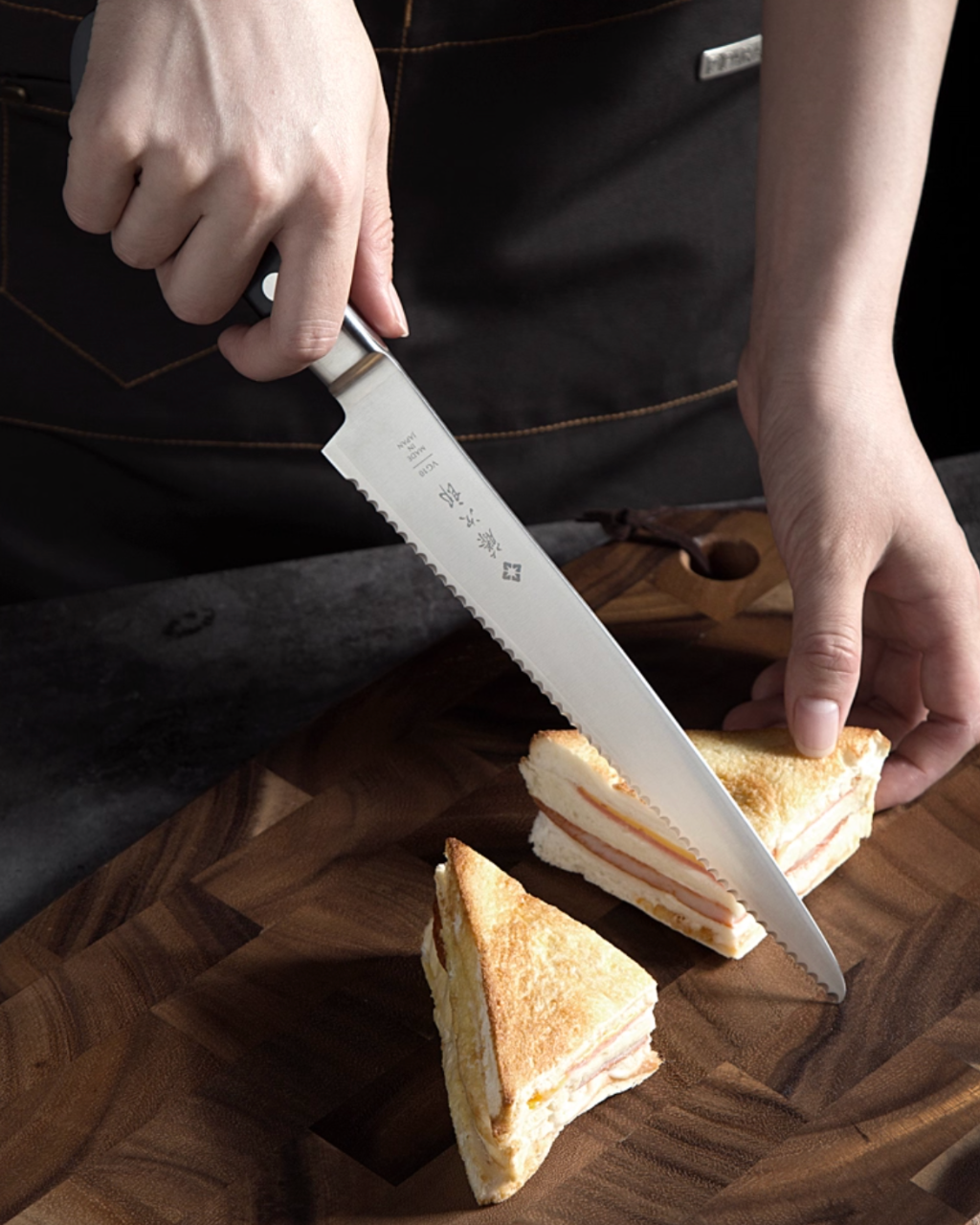Tojiro VG10 Bread Knife - F-828 - Japanese Craftmanship - Handcraft - Made in Japan - Luxury Gift - Premium Gift- Wedding Gift - House-Warming Gift - Edo Kiriko - Japanese Artisan - Japanese Whisky Glass - Japanese Whiskey Glass - Japanese Chopsticks - Japanese Bowls - Handcrafted Mug - Handcrafted Plate - Japanese Mug - Japanese Kitchen Knife - Hikari Spirits