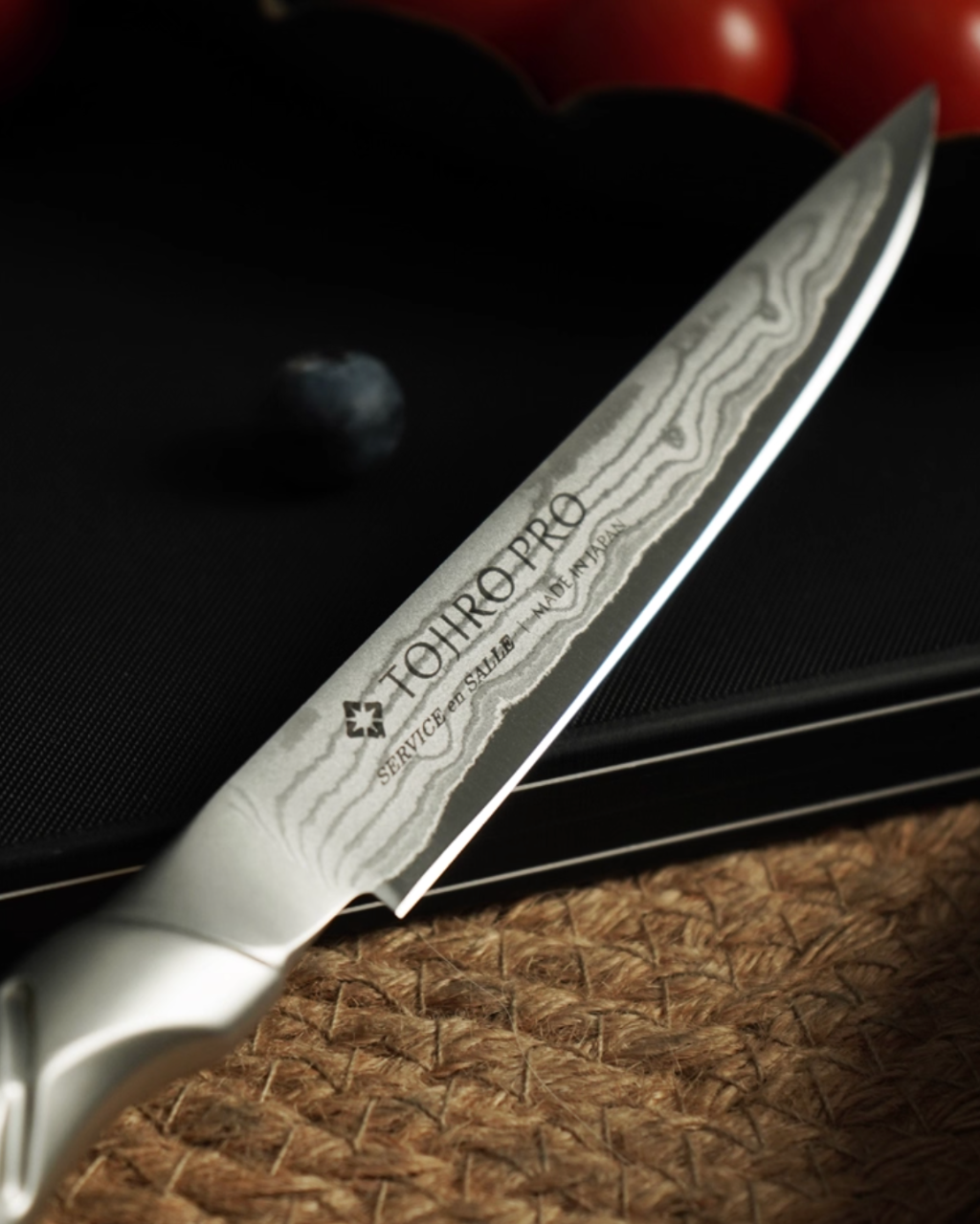 Tojiro VG10 Steak Knife – FD702 - Japanese Craftmanship - Handcraft - Made in Japan - Luxury Gift - Premium Gift- Wedding Gift - House-Warming Gift - Edo Kiriko - Japanese Artisan - Japanese Whisky Glass - Japanese Whiskey Glass - Japanese Chopsticks - Japanese Bowls - Handcrafted Mug - Handcrafted Plate - Japanese Mug - Japanese Knife - Japanese whiskey glass gift - premium whiskey glass - artisan whiskey glass - Japanese artisan glassware - Edo Kiriko whiskey glass - Flatware - Hikari Spirits