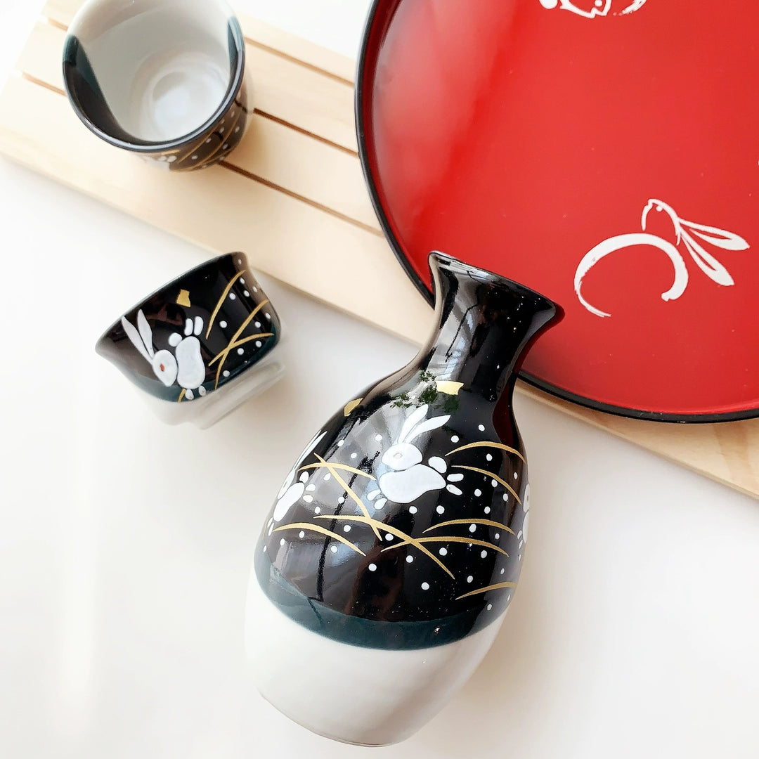 Sake Two Rabbit Wedding sake set | Beachweddingtips.com