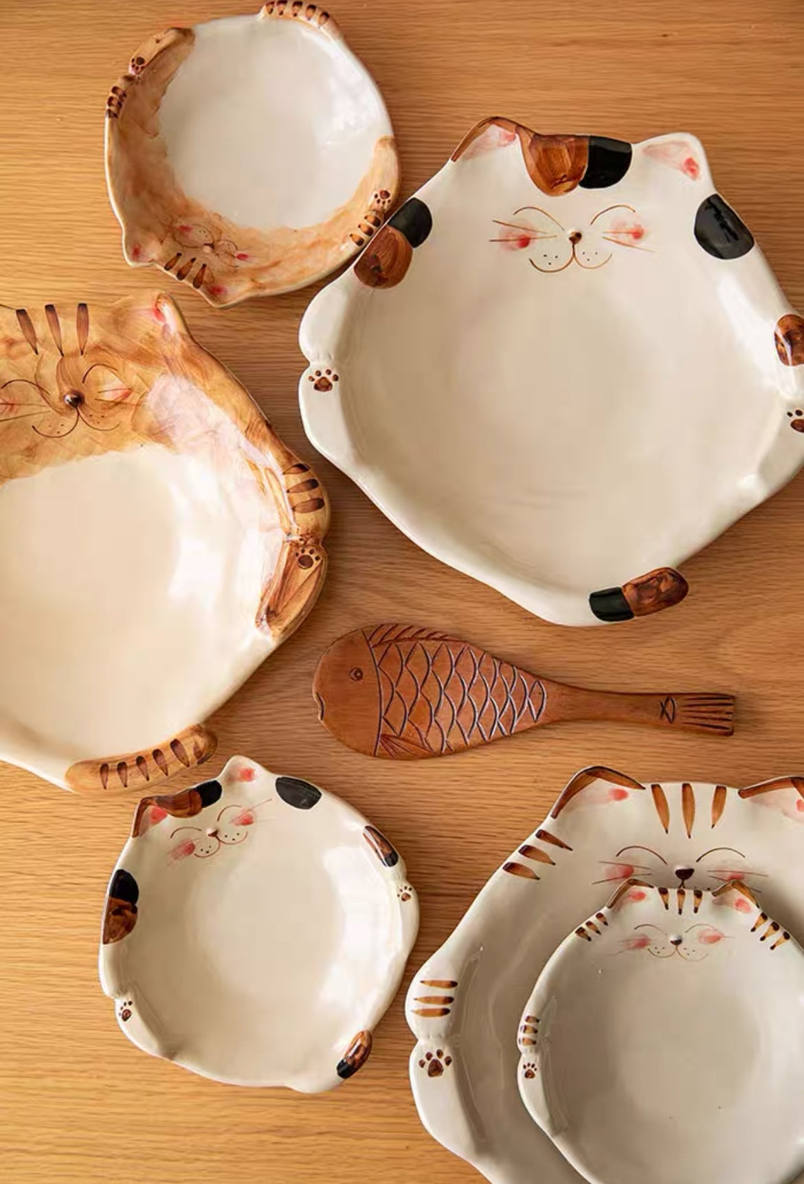 Hasami-Yaki Kikuyoshi Kiln Hand-Painted Lucky Cat Rustic Ceramic