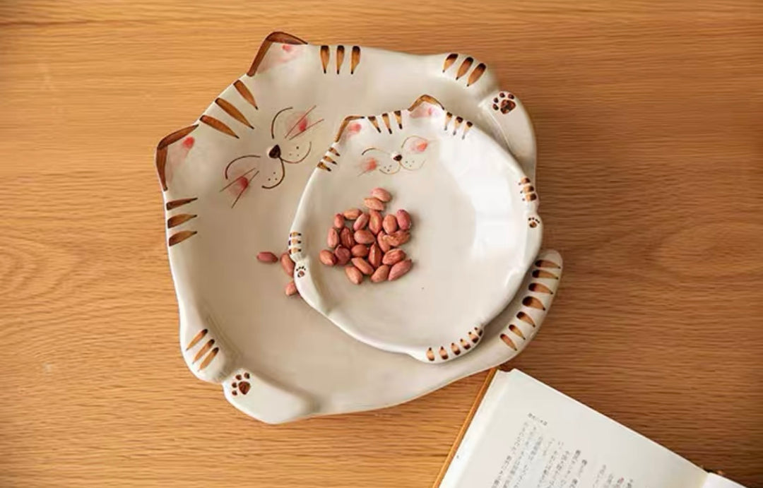 Hasami-Yaki Kikuyoshi Kiln Hand-Painted Lucky Cat Rustic Ceramic Plate - Plates - Hikari Spirits