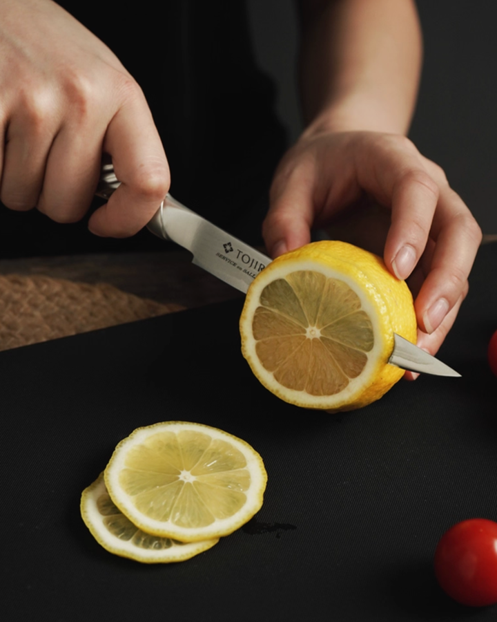 Tojiro VG10 Steak Knife – FD702 - Japanese Craftmanship - Handcraft - Made in Japan - Luxury Gift - Premium Gift- Wedding Gift - House-Warming Gift - Edo Kiriko - Japanese Artisan - Japanese Whisky Glass - Japanese Whiskey Glass - Japanese Chopsticks - Japanese Bowls - Handcrafted Mug - Handcrafted Plate - Japanese Mug - Japanese Knife - Japanese whiskey glass gift - premium whiskey glass - artisan whiskey glass - Japanese artisan glassware - Edo Kiriko whiskey glass - Flatware - Hikari Spirits