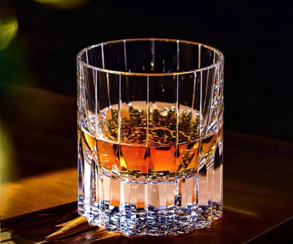 Edo Kiriko crystal whiskey glass detail